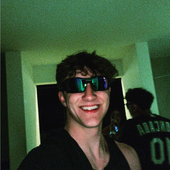 Meet your Posher, Robert - Picture 1 of 1